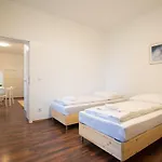Tolstov - 1 Or 4 - 15 Min To Messe Dus - 10 Min Old Town Dus *