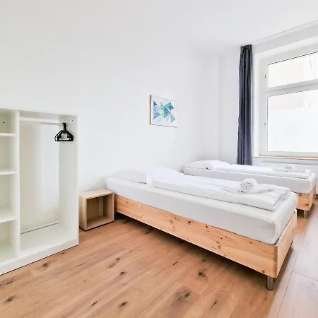 Raj Living - 1 Or 4 - 15 Min To Messe Dus - 10 Min Old Town Dus *