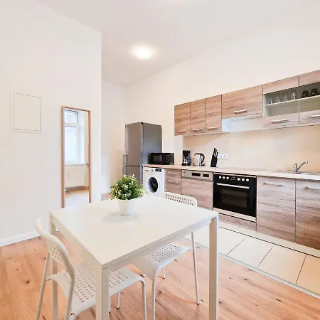 Raj Living - 1 Or 4 - 15 Min To Messe Dus - 10 Min Old Town Dus * Dusseldorf