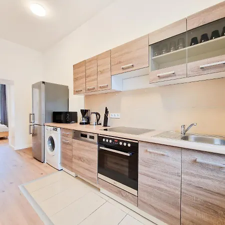 Tolstov Apartments - 4 Room Apartment - 15 Min To Messe Dus - 10 Min Old To Town Dus 아파트 *
