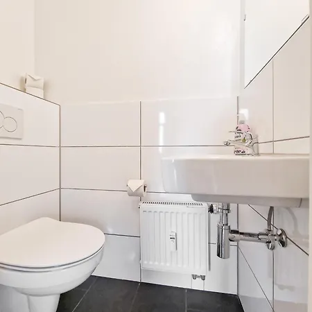 Apartment Raj Living - 1 Or 4 - 15 Min To Messe Dus - 10 Min Old Town Dus