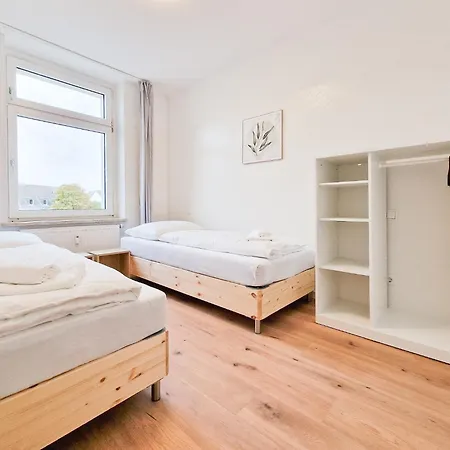 Tolstov Apartments - 4 Room Apartment - 15 Min To Messe Dus - 10 Min Old To Town Dus 뒤셀도르프