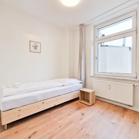 Raj Living - 1 Or 4 - 15 Min To Messe Dus - 10 Min Old Town Dus * Dusseldorf