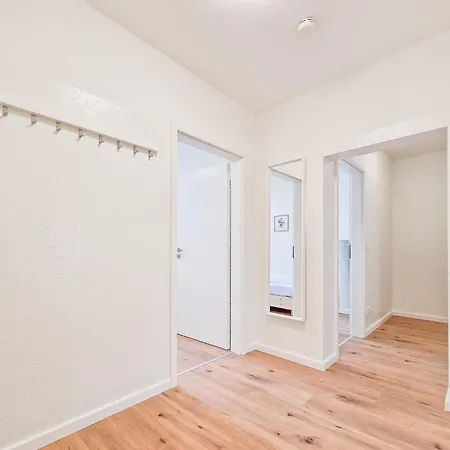 Tolstov Apartments - 4 Room Apartment - 15 Min To Messe Dus - 10 Min Old To Town Dus 뒤셀도르프