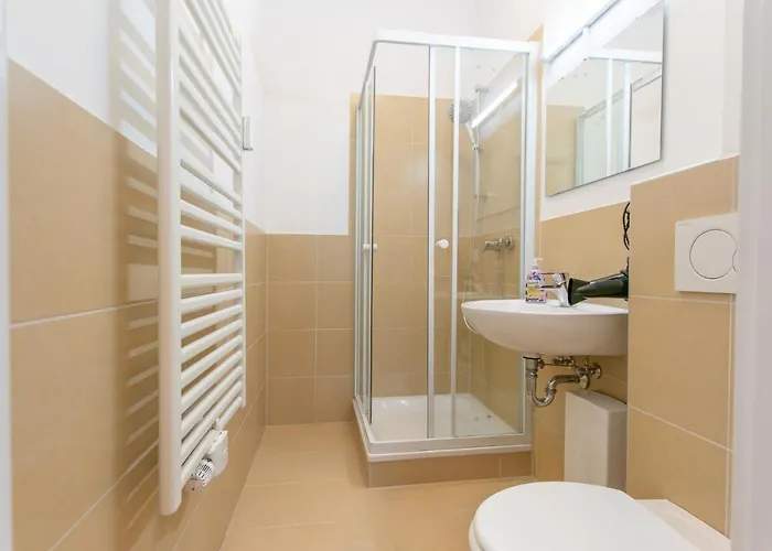 Appartement Tolstov - 1 Or 4 - 15 Min To Messe Dus - 10 Min Old Town Dus