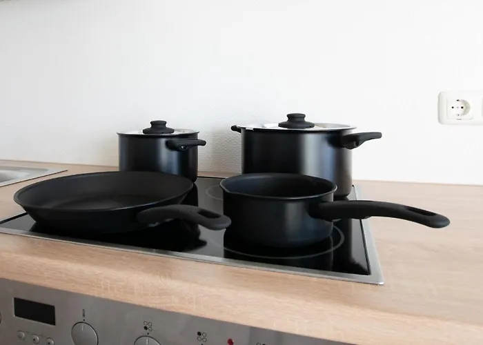 Tolstov - 1 Or 4 - 15 Min To Messe Dus - 10 Min Old Town Dus *