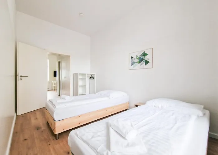 Tolstov - 1 Or 4 - 15 Min To Messe Dus - 10 Min Old Town Dus