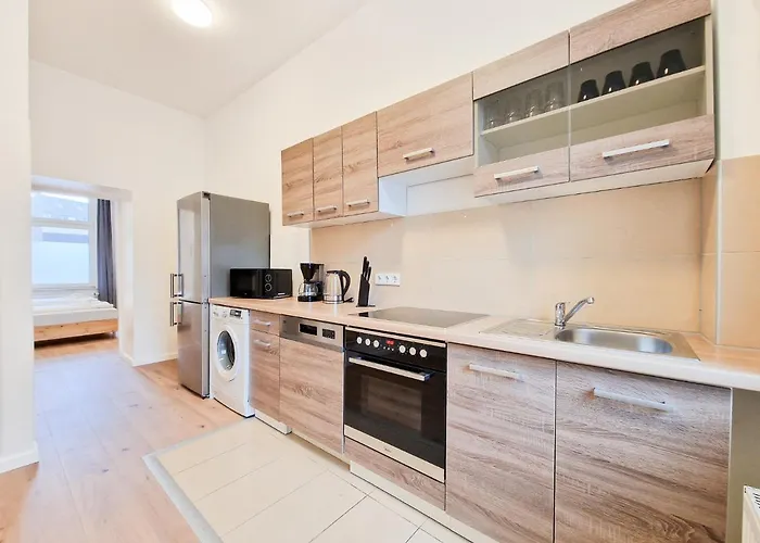 Tolstov - 1 Or 4 - 15 Min To Messe Dus - 10 Min Old Town Dus Apartment *