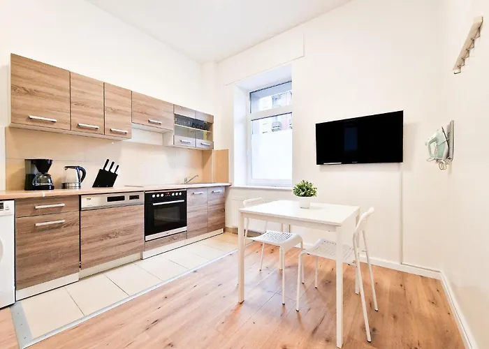 Tolstov - 1 Or 4 - 15 Min To Messe Dus - 10 Min Old Town Dus *