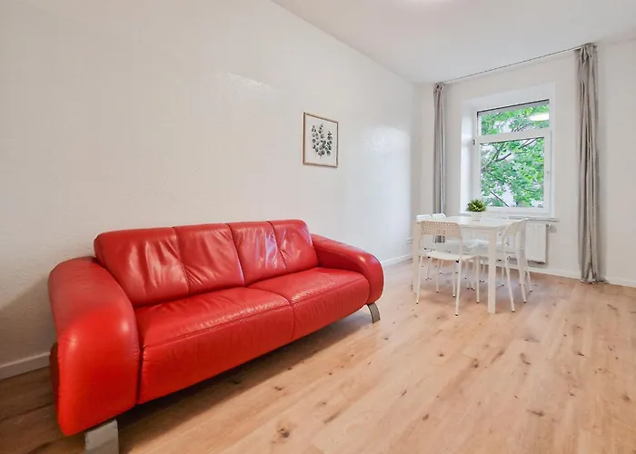 Apartment Tolstov - 1 Or 4 - 15 Min To Messe Dus - 10 Min Old Town Dus