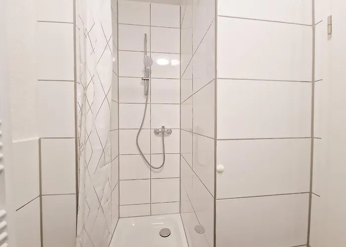 Tolstov - 1 Or 4 - 15 Min To Messe Dus - 10 Min Old Town Dus *