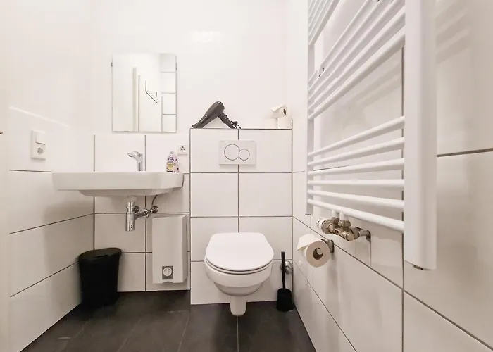 Tolstov - 1 Or 4 - 15 Min To Messe Dus - 10 Min Old Town Dus Appartement *