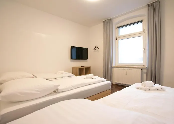 Tolstov - 1 Or 4 - 15 Min To Messe Dus - 10 Min Old Town Dus *