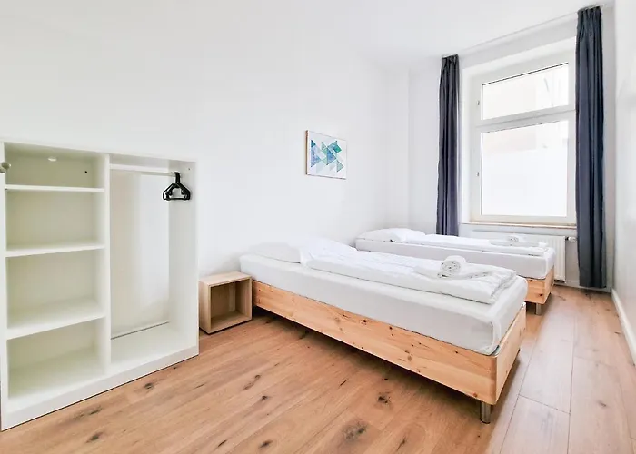 Tolstov - 1 Or 4 - 15 Min To Messe Dus - 10 Min Old Town Dus *