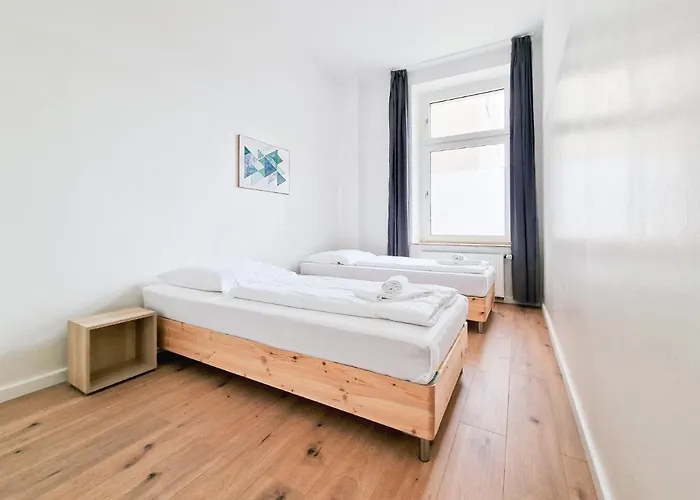 Tolstov - 1 Or 4 - 15 Min To Messe Dus - 10 Min Old Town Dus *